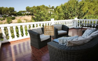 Amplia villa con apartamento de invitados a poca distancia del centro de Altea la Vella.